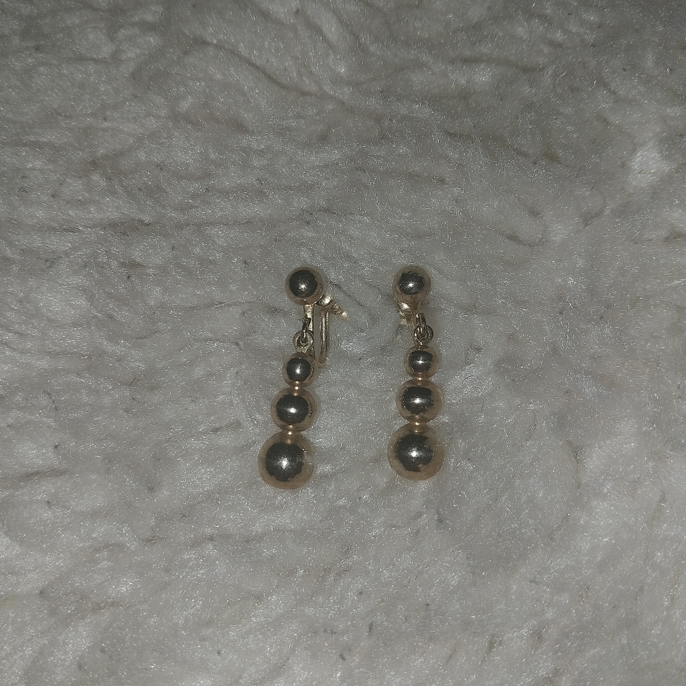 Clip on earrings gold dangle beaded